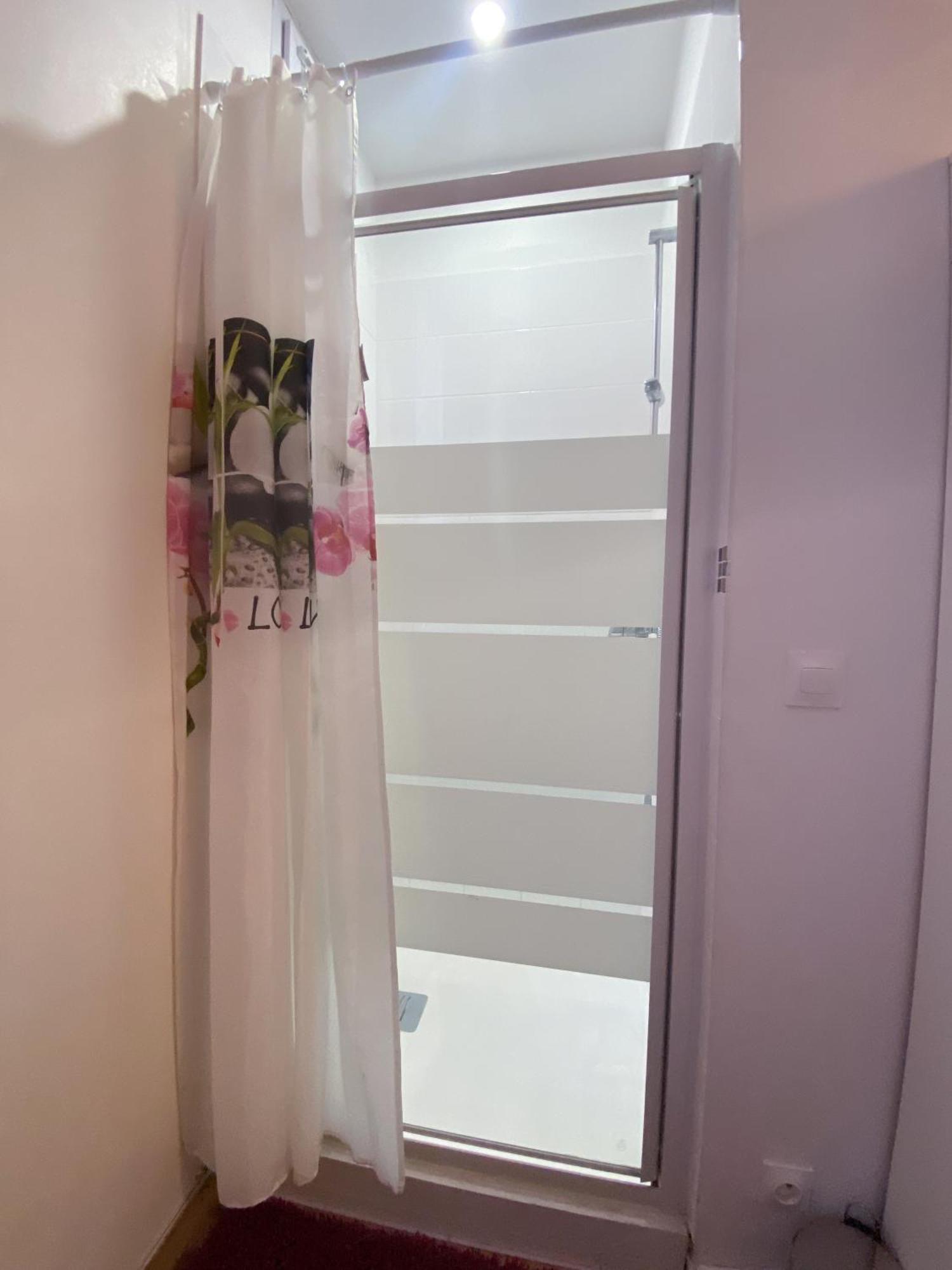 Nice Apartment Ideal To Visit Paris Clichy Exterior foto
